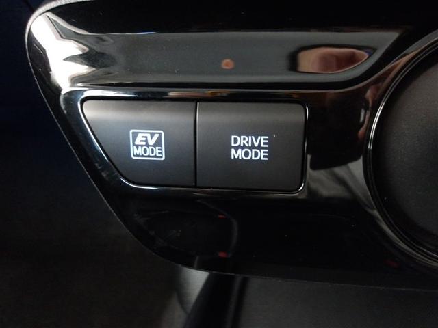 プリウス Ｓ　フルセグ　メモリーナビ　ＤＶＤ再生　バックカメラ　衝突被害軽減システム　ＥＴＣ　ＬＥＤヘッドランプ（11枚目）