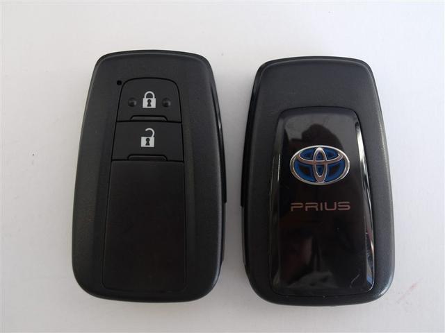 プリウス Ｓ　フルセグ　メモリーナビ　ＤＶＤ再生　バックカメラ　衝突被害軽減システム　ＥＴＣ　ＬＥＤヘッドランプ（27枚目）