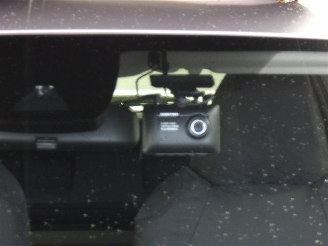 �O��J�����̃h���C�u���R�[�_�[�t���ł��B���A���ȉf���Ɖ����̋L�^���������̎��̃g���u������Ȃǂɖ𗧂��܂��B