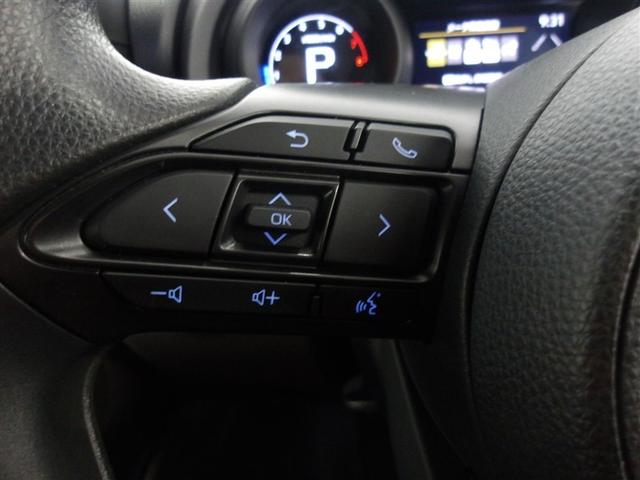 ヤリス Ｇ　サポカー　メディアプレイヤー接続　バックモニター　モケットシート　車線逸脱警報　横滑り防止装置　スマートキー　パワーステアリング　パワーウィンドウ　モケットシート　先進ライト（5枚目）