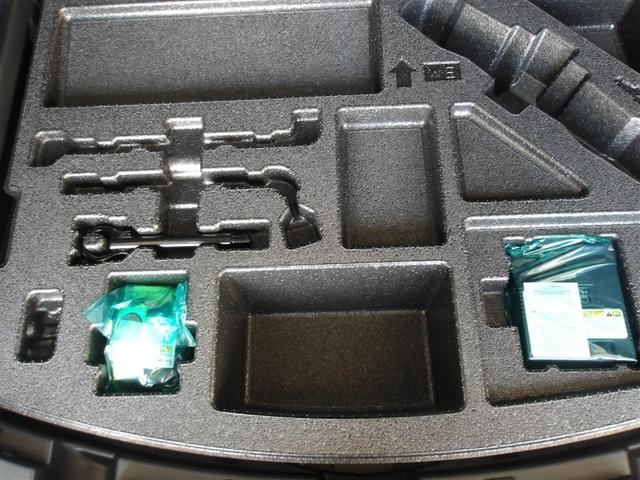 カローラツーリング ハイブリッド　Ｇ　フルセグ　ミュージックプレイヤー接続可　バックカメラ　衝突被害軽減システム　ＥＴＣ　ＬＥＤヘッドランプ（30枚目）