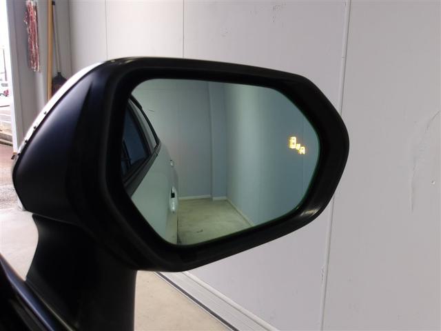 �ׂ̎Ԑ��𑖂�Ԃ����m���㑤������̎Ԃ�}�ڋ߂��Ă���Ԃ��h�A�~���[�̃C���W�P�[�^�[��_�������邱�ƂŒm�点�Ă���܂��B