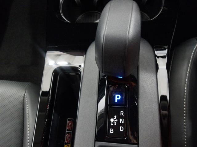 プリウス Ｚ　サポカーＳ　クルーズコントロール　ドライブレコーダー　電源コンセント　ＥＴＣ　フロントスポイラー　パワーシート　両席シートヒーター　メディアプレイヤー接続　バックモニター　合成皮革シート（11枚目）