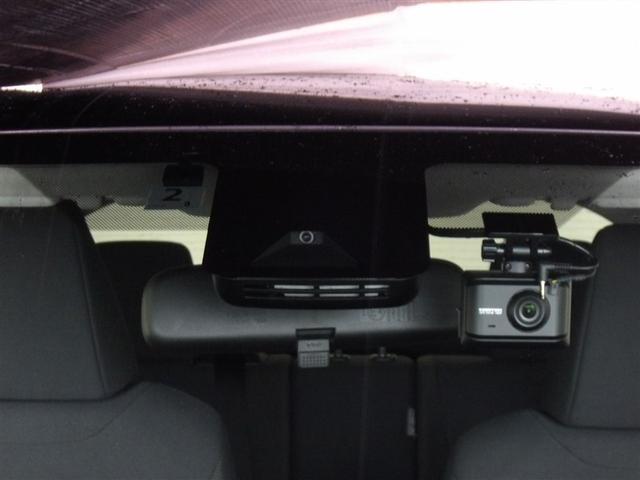 ヤリスクロス Ｇ　サポカーＳ　クルーズコントロール　ＥＴＣ　前後ドライブレコーダー　メディアプレイヤー接続　バックモニター　モケットシート　車線逸脱警報　横滑り防止装置　パワーウィンドウ　スマートキー（7枚目）