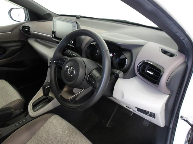 ヤリス ハイブリッドＺ　サポカーＳ　クルーズコントロール　ブラインドスポットモニター　パノラミックビューモニター　ドライブレコーダー　ＥＴＣ　電源コンセント　両席シートヒーター　メディアプレイヤー接続　ＤＶＤＣＤ再生（22枚目）