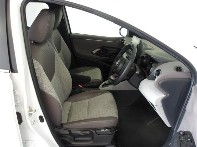 ヤリス ハイブリッドＺ　サポカーＳ　クルーズコントロール　ブラインドスポットモニター　パノラミックビューモニター　ドライブレコーダー　ＥＴＣ　電源コンセント　両席シートヒーター　メディアプレイヤー接続　ＤＶＤＣＤ再生（29枚目）