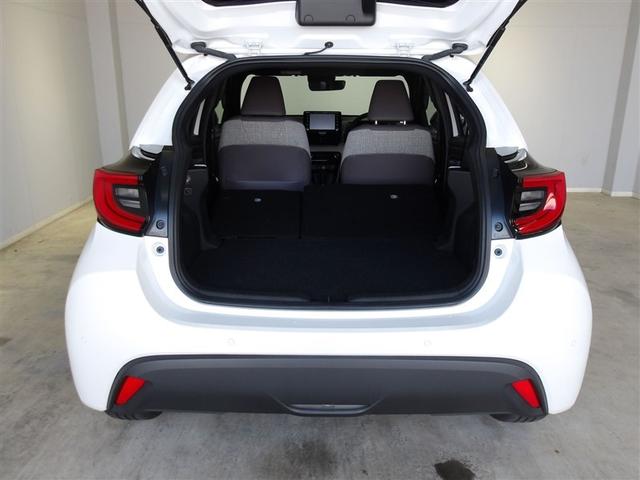 ヤリス ハイブリッドＺ　サポカーＳ　クルーズコントロール　ブラインドスポットモニター　パノラミックビューモニター　ドライブレコーダー　ＥＴＣ　電源コンセント　両席シートヒーター　メディアプレイヤー接続　ＤＶＤＣＤ再生（32枚目）