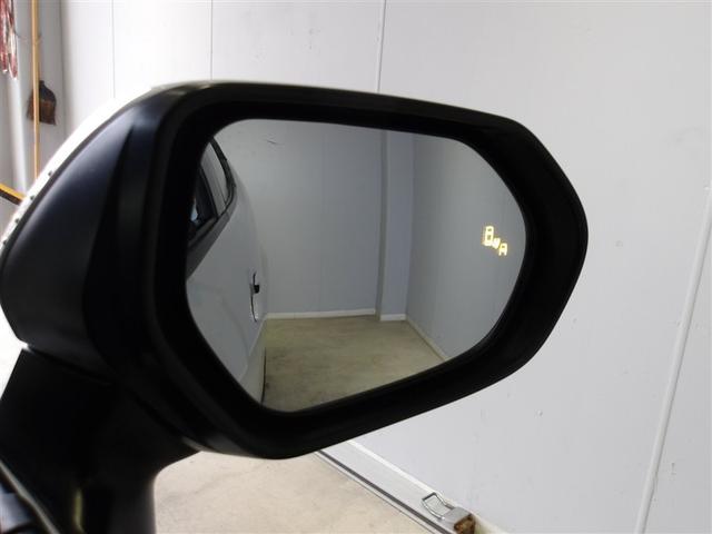 �ׂ̎Ԑ��𑖂�Ԃ����m���㑤������̎Ԃ�}�ڋ߂��Ă���Ԃ��h�A�~���[�̃C���W�P�[�^�[��_�������邱�ƂŒm�点�Ă���܂��B