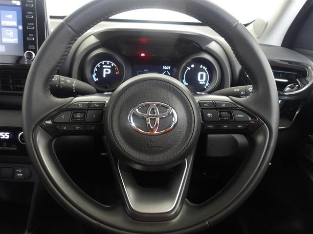 ヤリスクロス Ｇ　サポカーＳ　クルーズコントロール　前後ドライブレコーダー　ＥＴＣ　メディアプレイヤー接続　バックモニター　ＬＥＤヘッドライト　フルセグ　車線逸脱警報　横滑り防止装置　スマートキー　モケットシート（4枚目）