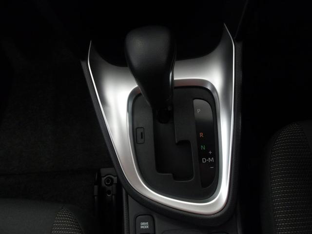 ヤリスクロス Ｇ　サポカーＳ　クルーズコントロール　前後ドライブレコーダー　ＥＴＣ　メディアプレイヤー接続　バックモニター　ＬＥＤヘッドライト　フルセグ　車線逸脱警報　横滑り防止装置　スマートキー　モケットシート（12枚目）