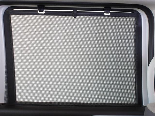 ��ȍ��E�Ɋi�[�����A�h�A�T���V�F�[�h�t���ł��B���������Ղ�A����ῂ����������Ă���܂��B