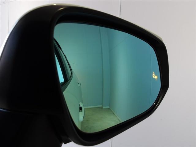 �ׂ̎Ԑ��𑖂�Ԃ����m���㑤������̎Ԃ�}�ڋ߂��Ă���Ԃ��h�A�~���[�̃C���W�P�[�^�[��_�������邱�ƂŒm�点�Ă���܂��B