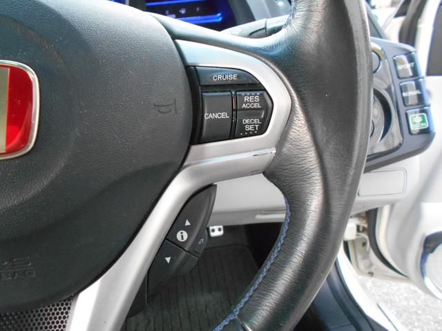 ＣＲ－Ｚ α　キーレスエントリー　スマートキー　盗難防止システム　衝突安全ボディ　アイドリングストップ　ＣＤ　ＤＶＤ　ＡＢＳ　ＥＳＣ　ＨＩＤ（17枚目）