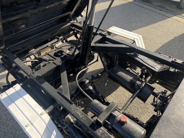 ダンプ 4WD エアコン パワステ 5MT 新品タイヤ(18枚目)