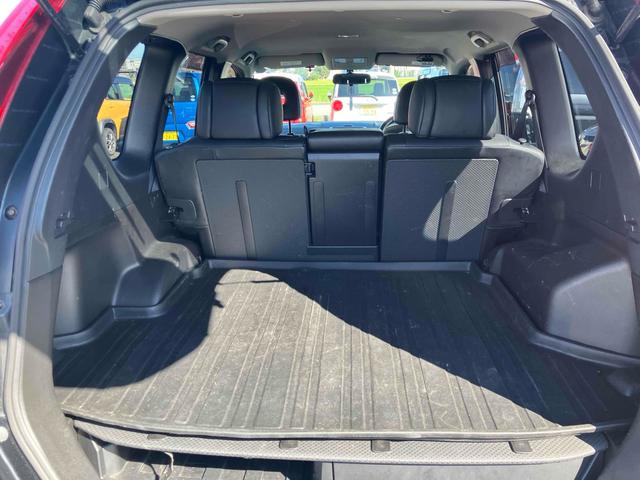 エクストレイル ２０Ｘ　４ＷＤ　バックカメラ　ナビ　ＴＶ　オートライト　アルミホイール　スマートキー　シートヒーター　ＣＶＴ　盗難防止システム　衝突安全ボディ　ＡＢＳ　エアコン　パワーステアリング　パワーウィンドウ（10枚目）