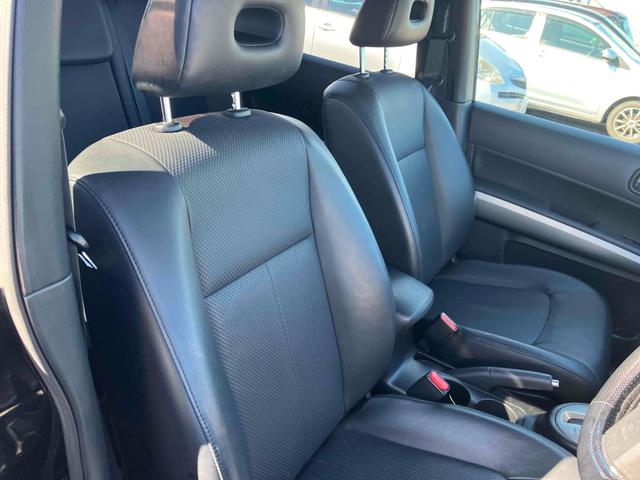 エクストレイル ２０Ｘ　４ＷＤ　バックカメラ　ナビ　ＴＶ　オートライト　アルミホイール　スマートキー　シートヒーター　ＣＶＴ　盗難防止システム　衝突安全ボディ　ＡＢＳ　エアコン　パワーステアリング　パワーウィンドウ（19枚目）