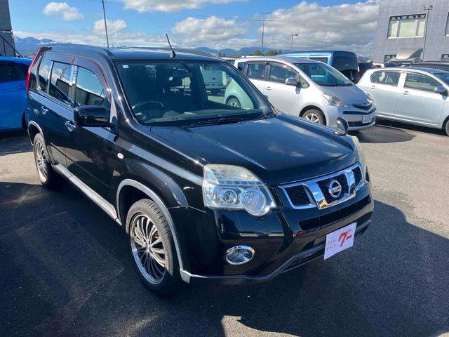 エクストレイル ２０Ｘ　４ＷＤ　バックカメラ　ナビ　ＴＶ　オートライト　アルミホイール　スマートキー　シートヒーター　ＣＶＴ　盗難防止システム　衝突安全ボディ　ＡＢＳ　エアコン　パワーステアリング　パワーウィンドウ（42枚目）