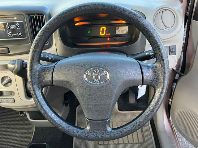 ハンドルの状態が悪いと運転に集中できませんよね。こちらの車、お気軽にお問い合わせください。