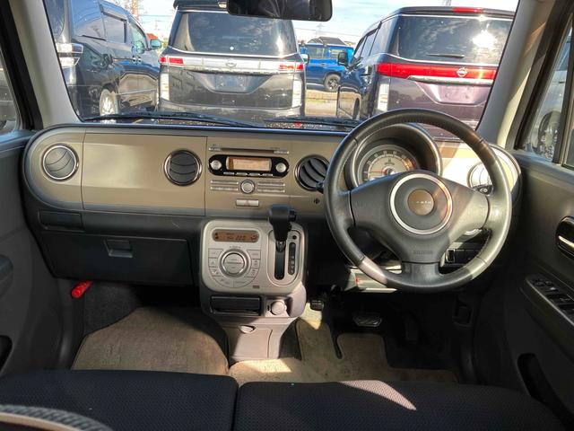 アルトラパン 10thアニバーサリーリミテッド スマートキー 電動格納ミラー シートヒーター ベンチシート CVT 盗難防止システム ABS CD アルミホイール 衝突安全ボディ エアコン パワーステアリング パワーウィンドウ(2枚目)