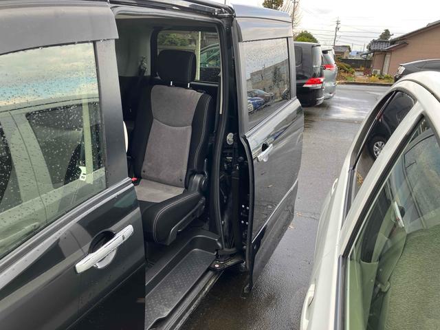 セレナ ２０Ｘ　Ｓ－ハイブリッドアドバンスドセーフティパック　ドライブレコーダー　ＥＴＣ　全周囲カメラ　ナビ　ＴＶ　クリアランスソナー　オートクルーズコントロール　レーンアシスト　衝突被害軽減システム　両側電動スライドドア　オートライト　スマートキー（12枚目）