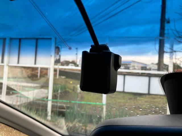 セレナ ２０Ｘ　Ｓ－ハイブリッドアドバンスドセーフティパック　ドライブレコーダー　ＥＴＣ　全周囲カメラ　ナビ　ＴＶ　クリアランスソナー　オートクルーズコントロール　レーンアシスト　衝突被害軽減システム　両側電動スライドドア　オートライト　スマートキー（32枚目）