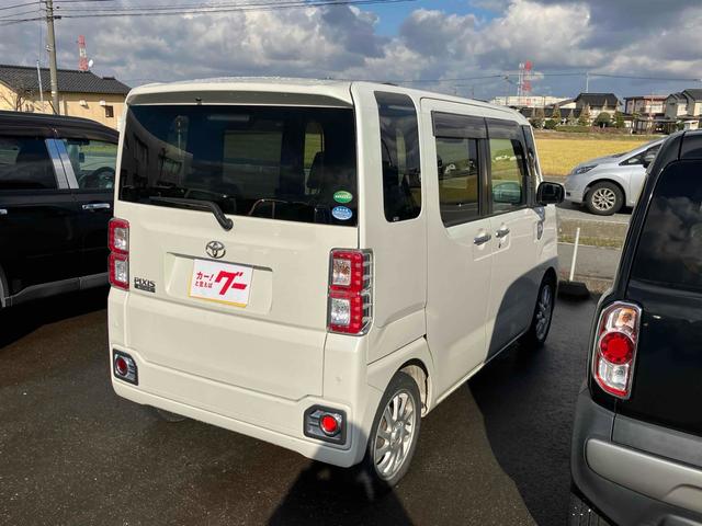 ピクシスメガ Ｌ　ＳＡＩＩＩ　４ＷＤ　両側電動スライドドア　クリアランスソナー　衝突被害軽減システム　オートマチックハイビーム　オートライト　スマートキー　アイドリングストップ　電動格納ミラー　シートヒーター　ベンチシート　ＣＶＴ（7枚目）