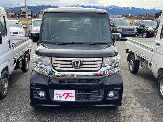 Ｎ－ＢＯＸカスタム Ｇ・Ｌパッケージ　両側スライド・片側電動　オートライト　ＨＩＤ　スマートキー　アイドリングストップ　電動格納ミラー　ベンチシート　ＣＶＴ　盗難防止システム　ＡＢＳ　ＥＳＣ　ＣＤ　ＤＶＤ再生　ミュージックプレイヤー接続可（3枚目）
