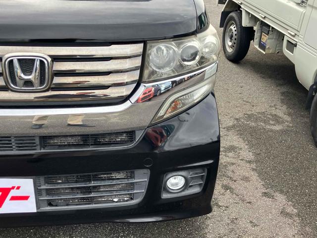 Ｎ－ＢＯＸカスタム Ｇ・Ｌパッケージ　両側スライド・片側電動　オートライト　ＨＩＤ　スマートキー　アイドリングストップ　電動格納ミラー　ベンチシート　ＣＶＴ　盗難防止システム　ＡＢＳ　ＥＳＣ　ＣＤ　ＤＶＤ再生　ミュージックプレイヤー接続可（5枚目）