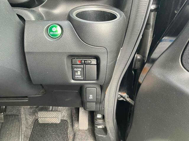 Ｎ－ＢＯＸカスタム Ｇ・Ｌパッケージ　両側スライド・片側電動　オートライト　ＨＩＤ　スマートキー　アイドリングストップ　電動格納ミラー　ベンチシート　ＣＶＴ　盗難防止システム　ＡＢＳ　ＥＳＣ　ＣＤ　ＤＶＤ再生　ミュージックプレイヤー接続可（31枚目）