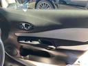 パワーウィンドウのスイッチですよ。運転席に居ながら窓を開け閉めのコントロールできますよ。