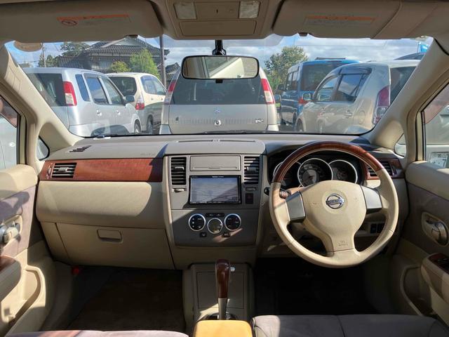 ティーダ 15M FOUR モダンコレクション 4WD ナビ TV アルミホイール オートライト スマートキー 電動格納ミラー AT 衝突安全ボディ ABS CD エアコン パワーステアリング パワーウィンドウ(2枚目)