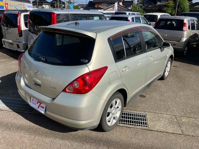 ティーダ 15M FOUR モダンコレクション 4WD ナビ TV アルミホイール オートライト スマートキー 電動格納ミラー AT 衝突安全ボディ ABS CD エアコン パワーステアリング パワーウィンドウ(7枚目)