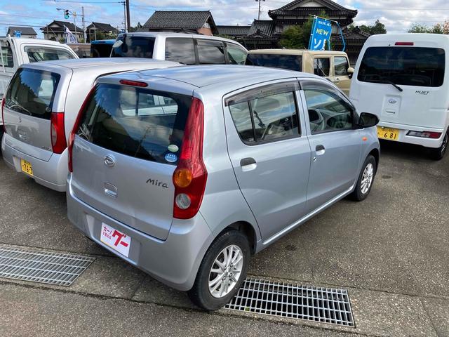 ミラ Xスペシャル キーレスエントリー CVT 盗難防止システム ABS CD アルミホイール 衝突安全ボディ エアコン パワーステアリング パワーウィンドウ(5枚目)