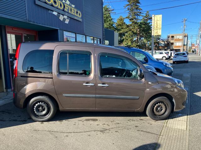 カングー ゼン　メモリーナビ　フルセグ　Ｂｌｕｅｔｏｏｔｈ対応　バックカメラ　前後ドライブレコーダー　ＥＴＣ　ＬＥＤヘッドライト　キーレスエントリー　運転席・助手席・サイドエアバック　ＡＢＳ　横滑り防止　盗難防止（7枚目）