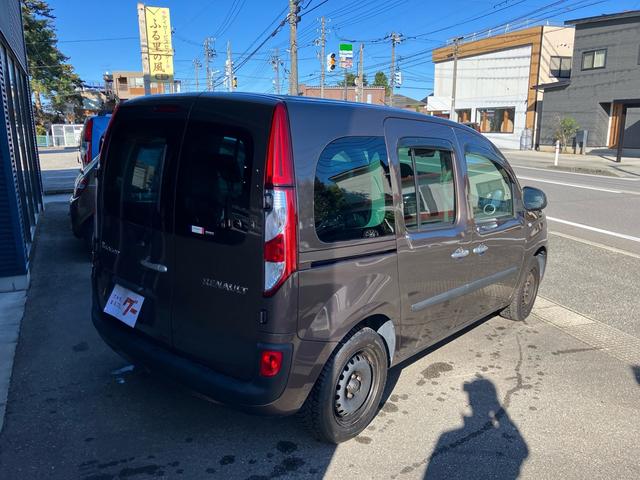 カングー ゼン　メモリーナビ　フルセグ　Ｂｌｕｅｔｏｏｔｈ対応　バックカメラ　前後ドライブレコーダー　ＥＴＣ　ＬＥＤヘッドライト　キーレスエントリー　運転席・助手席・サイドエアバック　ＡＢＳ　横滑り防止　盗難防止（8枚目）