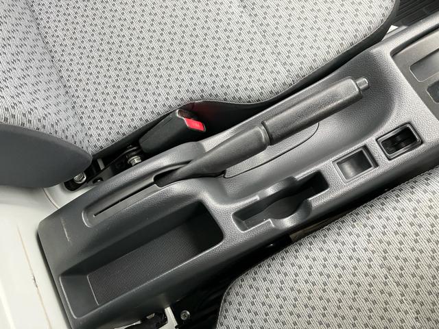 スクラムトラック ＫＣエアコン・パワステ　４ＷＤ　地デジＴＶ　ポータブルナビ　オートマ　運転席・助手席エアバック（15枚目）