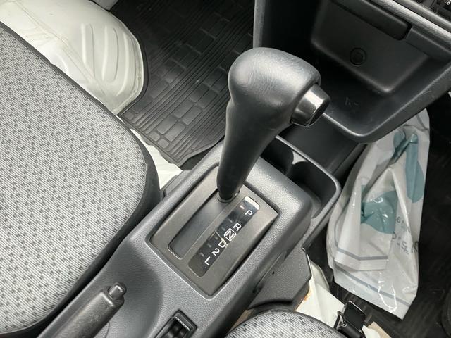 スクラムトラック ＫＣエアコン・パワステ　４ＷＤ　地デジＴＶ　ポータブルナビ　オートマ　運転席・助手席エアバック（16枚目）