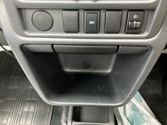 スクラムトラック ＫＣエアコン・パワステ　４ＷＤ　地デジＴＶ　ポータブルナビ　オートマ　運転席・助手席エアバック（19枚目）