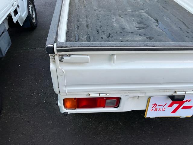 アクティトラック ＳＤＸ　４ＷＤ　５速マニュアル　エアコン　パワステ　運転席エアバック（9枚目）