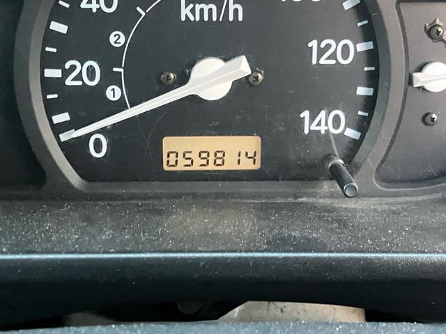 アクティトラック ＳＤＸ　４ＷＤ　５速マニュアル　エアコン　パワステ　運転席エアバック（24枚目）