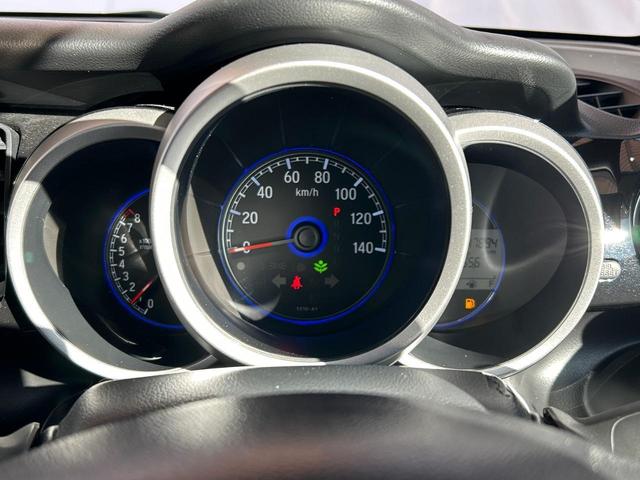 G・Lパッケージ 1オーナー 当社ユーザー買取車 フルセグナビ バックモニター ETC HIDライト フォグランプ 純正14AW 禁煙車 CD・DVD・Bluetooth対応 ベンチシート ステアリングスイッチ(19枚目)