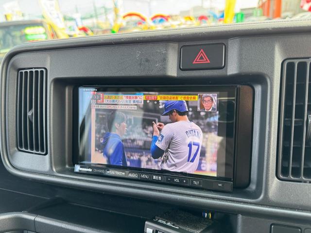 ハイゼットカーゴ クルーズターボＳＡＩＩＩ　ハイルーフ　４ＷＤ　ストラーダメモリーナビ　フルセグＴＶ　Ｂｌｕｅｔｏｏｔｈオーディオ　アイドリングストップ　バックカメラ　オートハイビーム　スマートアシスト　障害物センサー（23枚目）