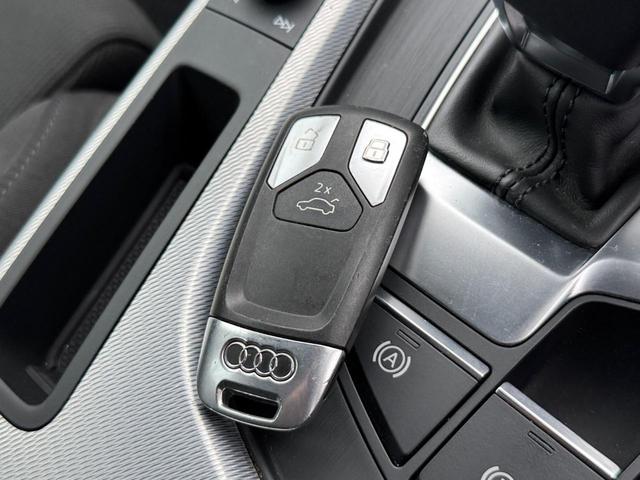 Ａ４ ３５ＴＦＳＩ　マイスターシュトュック　純正フルセグナビ　全方向カメラ　パドルシフト　アシスタンスｐｋｇ　アドバンストキー　パワーシート　オートライト　オートＡＣ　シートヒーター　クルーズコントロール　ステアリングスイッチ　ＥＴＣ　純正ＡＷ（55枚目）
