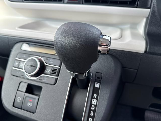 ムーヴキャンバス ストライプスＧ　届出済未使用車　スマートキー　衝突軽減ブレーキ　レーンキープアシスト　両側電動スライドドア　オートライト　オートエアコン　シートヒーター　ステアリングスイッチ　ＬＥＤライト　ＡＤＢ　フォグライト（26枚目）