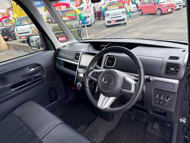 コックピットです。長時間のドライブでも安心な、座り心地の良いシートです。納車前には室内クリーニングを施工し、綺麗な状態で納車します。