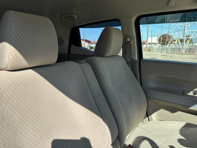 シートも大きな汚れやダメージはございません。納車前には室内クリーニングを施工し、綺麗な状態で納車します。