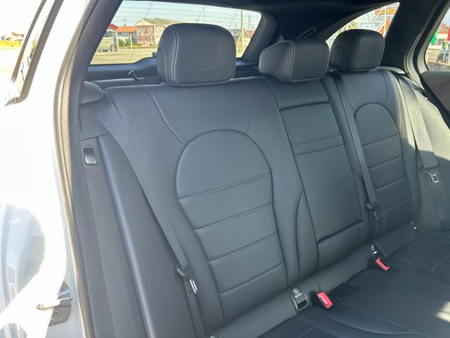 Cクラスステーションワゴン C180 ステーションワゴン ローレウスエディション レーダーセーフティpkg ベーシックpkg 純正フルセグナビ バックカメラ パドルシフト キーレスゴー BSM メモリ付パワーシート オートライト ACC 電動リヤゲート 純正AW リアフォグライト(15枚目)