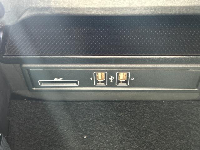 Cクラスステーションワゴン C180 ステーションワゴン ローレウスエディション レーダーセーフティpkg ベーシックpkg 純正フルセグナビ バックカメラ パドルシフト キーレスゴー BSM メモリ付パワーシート オートライト ACC 電動リヤゲート 純正AW リアフォグライト(36枚目)