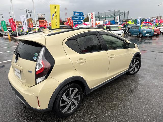 アクア クロスオーバー 純正フルセグSDナビ 全方位カメラ スマートキー 衝突軽減ブレーキ レーンキープアシスト オートエアコン シートヒーター ハーフレザーシート ステアリングスイッチ 純正AW ドラレコ前後 ETC(9枚目)