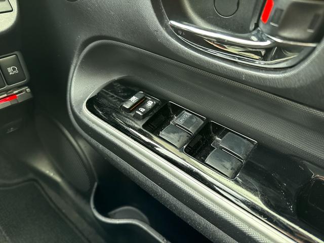 アクア クロスオーバー 純正フルセグSDナビ 全方位カメラ スマートキー 衝突軽減ブレーキ レーンキープアシスト オートエアコン シートヒーター ハーフレザーシート ステアリングスイッチ 純正AW ドラレコ前後 ETC(42枚目)